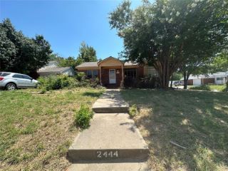 Foreclosed Home - 2444 W EUBANKS ST, 73112