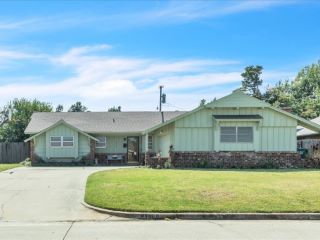 Foreclosed Home - 4120 NW 61ST TER, 73112