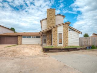 Foreclosed Home - 11511 STAGECOACH TRL, 73114