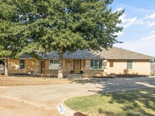 Foreclosed Home - 2900 LEANING ELM CT, 73120