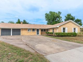 Foreclosed Home - 9412 BRITTON CIR, 73120