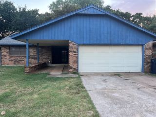 Foreclosed Home - 4913 S EAST AVE, 73129