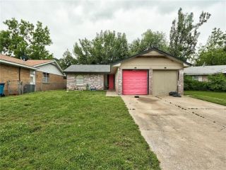 Foreclosed Home - 905 ROYAL AVE, 73130
