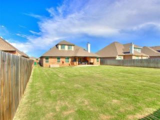Foreclosed Home - 12913 RED SPRUCE CIR, 73142