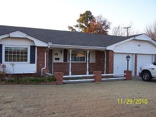Foreclosed Home - 7813 S COUNTRY CLUB DR, 73159
