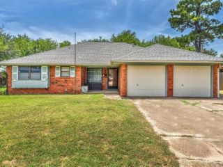 Foreclosed Home - 8913 S VIRGINIA AVE, 73159