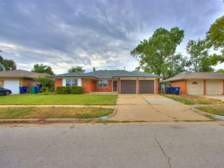 Foreclosed Home - 9209 S HILLCREST DR, 73159