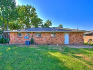 Foreclosed Home - 939 W MAIN ST, 73160