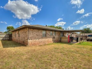 Foreclosed Home - 1004 E HILLS DR, 73160