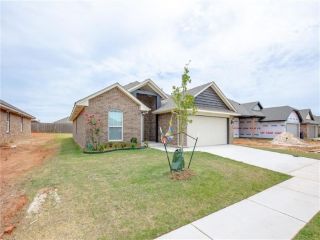 Foreclosed Home - 4404 IDYLBREEZE DR, 73179