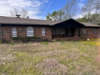 Foreclosed Home - 801 REDBUD ST, 73439