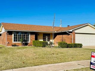 Foreclosed Home - 1802 NW 75TH ST, 73505