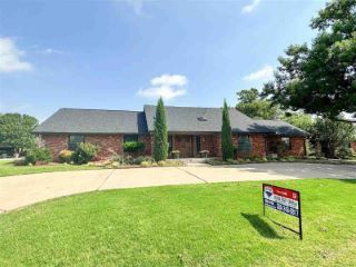 Foreclosed Home - 328 NW RIDGEVIEW WAY, 73505