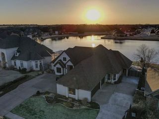 Foreclosed Home - 7623 WYATT LAKE DR, 73505