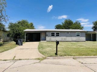 Foreclosed Home - 1421 NW OZMUN AVE, 73507