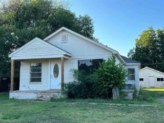 Foreclosed Home - 1317 NW TAFT AVE, 73507