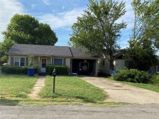 Foreclosed Home - 406 E PINE AVE, 73533