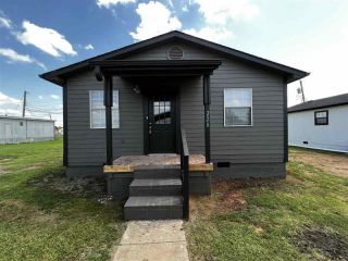Foreclosed Home - 220 2ND ST, 73538