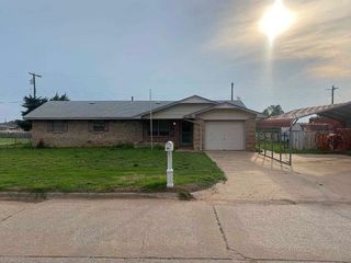 Foreclosed Home - 413 N EAST DR, 73541