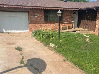 Foreclosed Home - 925 E FLORAL AVE, 73542