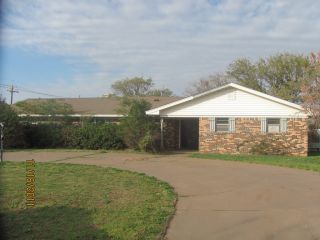 Foreclosed Home - 1124 W 5TH ST, 73546