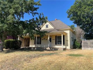 Foreclosed Home - 411 S PENNSYLVANIA AVE, 73554