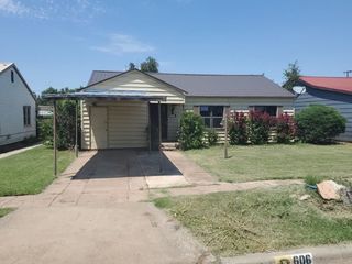 Foreclosed Home - 606 E DAVIS ST, 73570