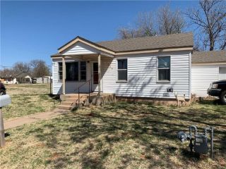 Foreclosed Home - 1029 W 6TH ST, 73644