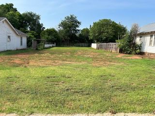 Foreclosed Home - 914 W 1ST ST, 73644