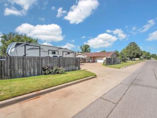 Foreclosed Home - 1702 W B AVE, 73644