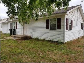 Foreclosed Home - 301 N 10TH ST, 73669