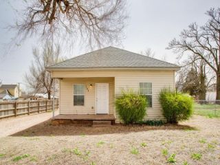 Foreclosed Home - 705 W WALNUT AVE, 73701