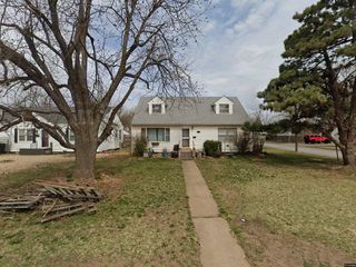 Foreclosed Home - 802 W ILLINOIS AVE, 73701