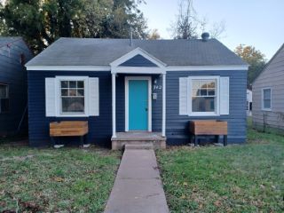 Foreclosed Home - 742 N 12TH ST, 73701
