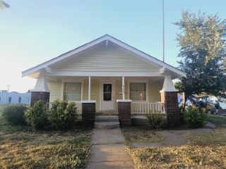 Foreclosed Home - 902 W ELM AVE, 73701