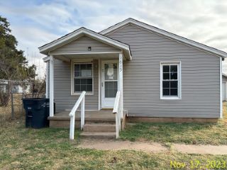 Foreclosed Home - 1615 S 3RD ST, 73701
