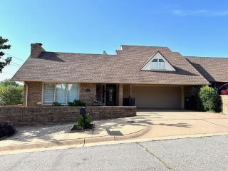 Foreclosed Home - 2453 SHERWOOD DR, 73703