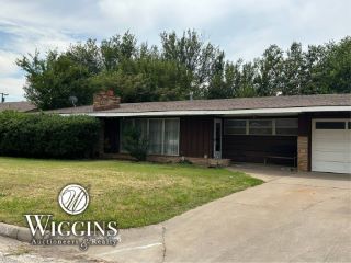 Foreclosed Home - 110 S COOLIDGE ST, 73703