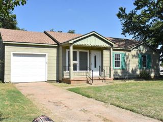 Foreclosed Home - 702 S SUNSET DR, 73717