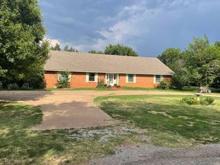 Foreclosed Home - 520 N 6TH ST, 73726