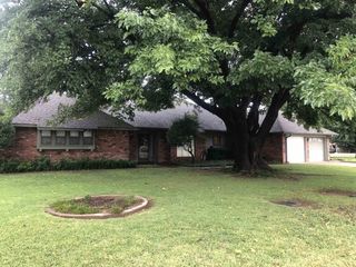 Foreclosed Home - 900 JESTER DR, 73737