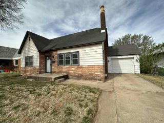 Foreclosed Home - 1705 8TH ST, 73801