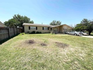 Foreclosed Home - 1220 N SUNSET LN, 73942