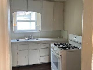 Foreclosed Home - 321 W 14TH ST, 74003