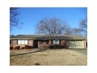 Foreclosed Home - 831 Crown Drive, 74006