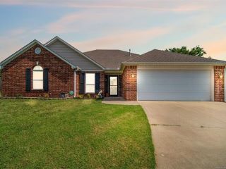 Foreclosed Home - 1904 RICHMOND DR, 74006