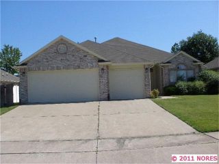 Foreclosed Home - 1701 S GUM AVE, 74012