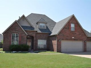 Foreclosed Home - 1802 S CYPRESS PL, 74012
