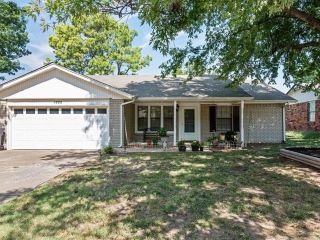 Foreclosed Home - 1220 W NASHVILLE ST, 74012
