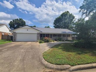 Foreclosed Home - 1819 SUMMIT DR, 74017